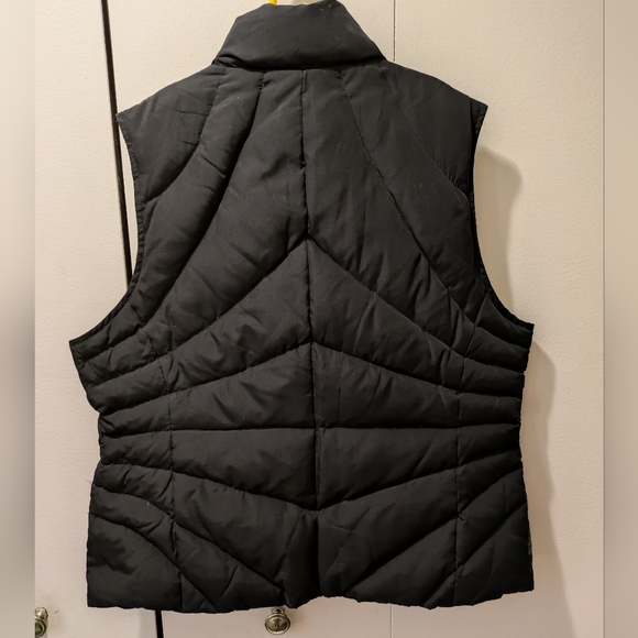 Kenneth Cole Reaction Puffer Vest - Picture 2 of 3